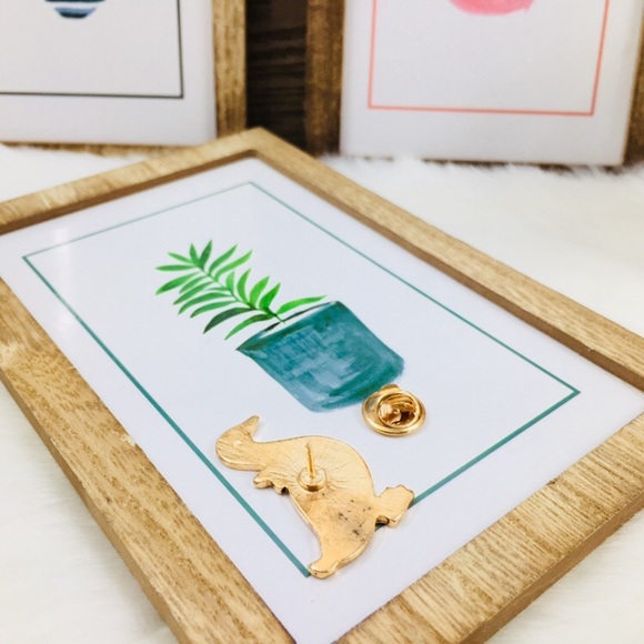 ‼️Must Bundle‼️ Beautiful Arty Duck Animal Pin - Picture 3 of 3